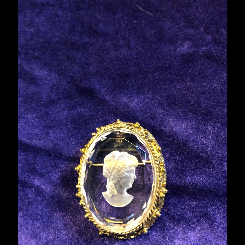 Vintage Clear Glass Cut reverse edged cameo brooch